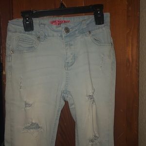 Cute light wash jeans 😍